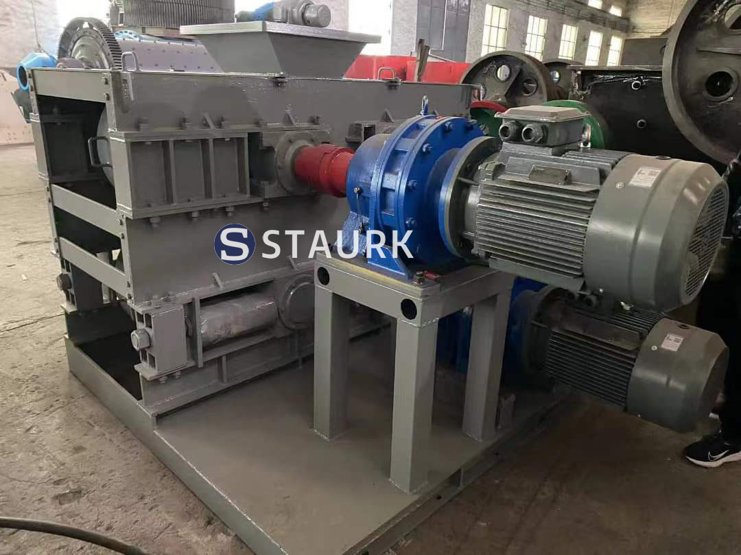 Four roller crusher fine crushing 4PG roll crusher China