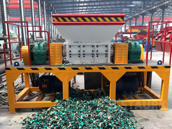 The scrap metal shredder machine is used for metal shredders. It